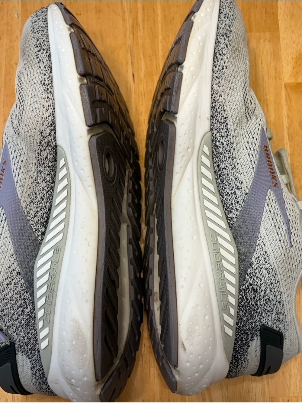 Brooks Ariel 24 GTS Women's Running Shoes Size 9 - Picture 7 of 10